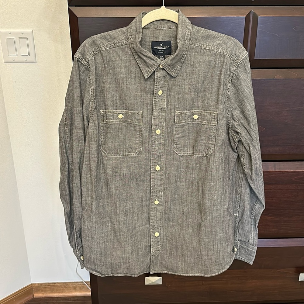 American Eagle shirt